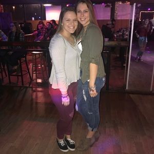 Meet your Posher, Courtney